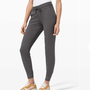 Lululemon Ready to Fleece Jogger
Graphite Grey